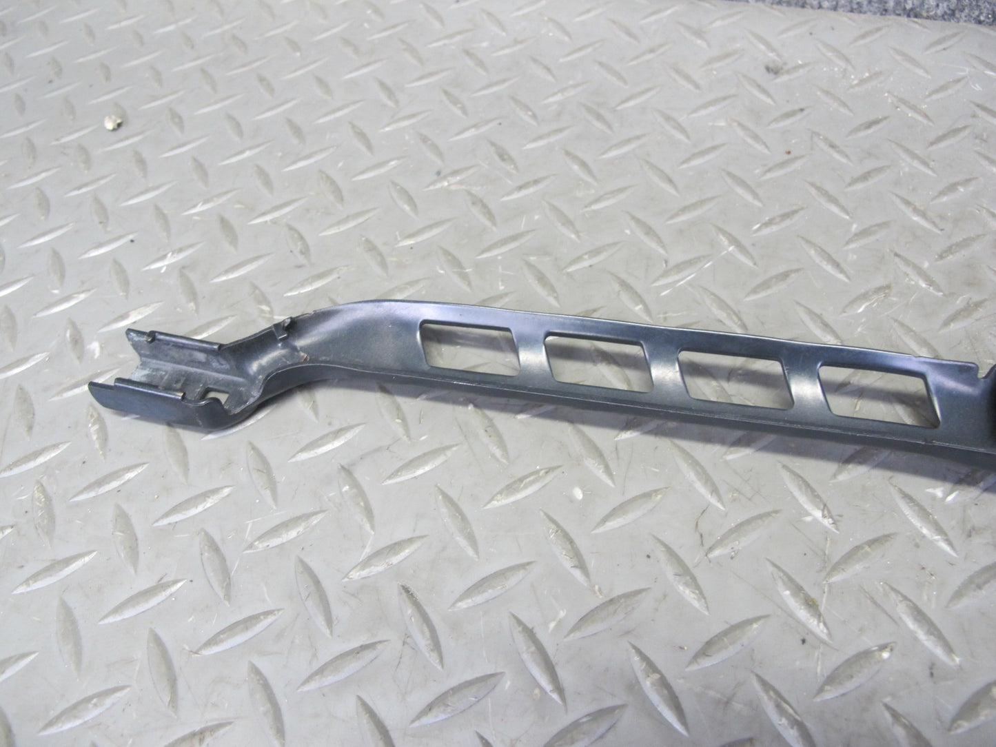 12-19 Mercedes W166 GLE ML Front Left & Right Side Windshield Wiper Arm Set OEM