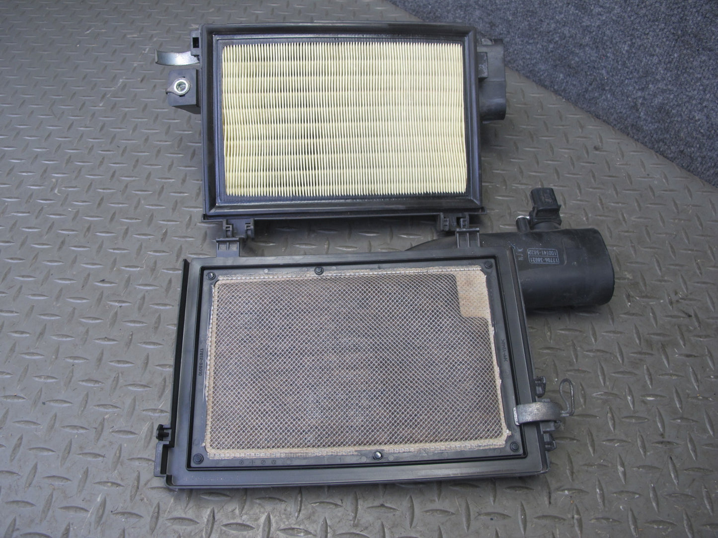 07-17 Lexus LS600h LS460 Left Air Intake Cleaner Filter Box w MAF Sensor OEM