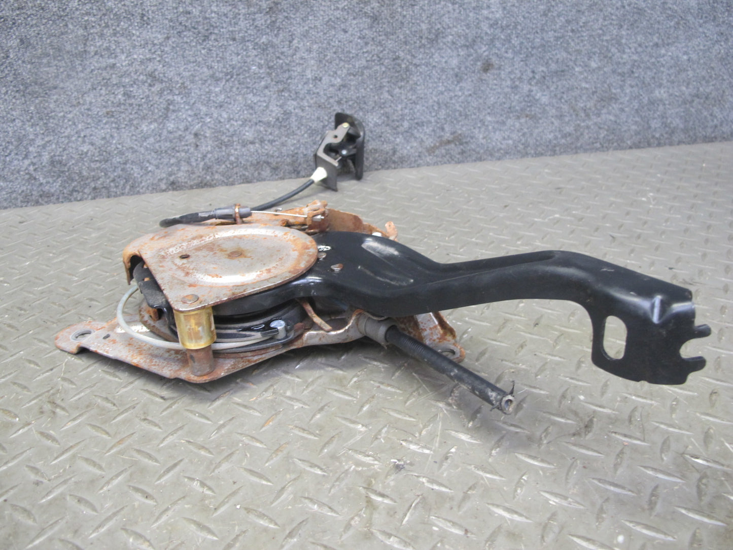 2006-2007 Hummer H2 Manual Emergency Parking Brake Stop Pedal