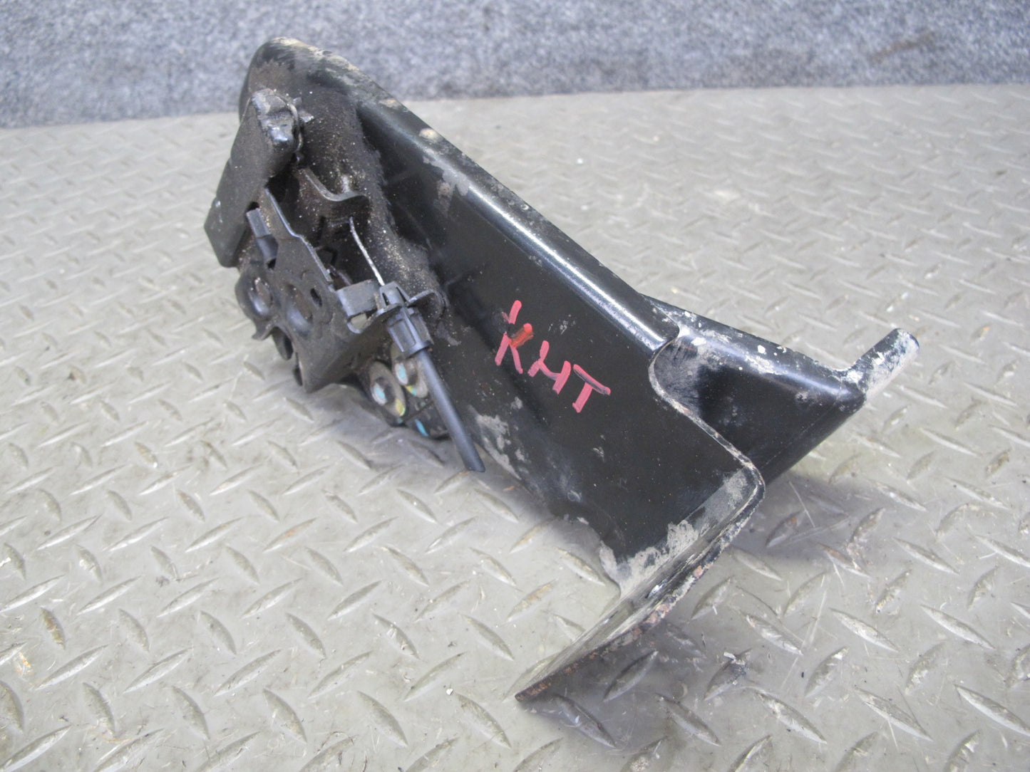2003-2007 Hummer H2 Front Hood Bonnet Lock Latch W/ Bracket