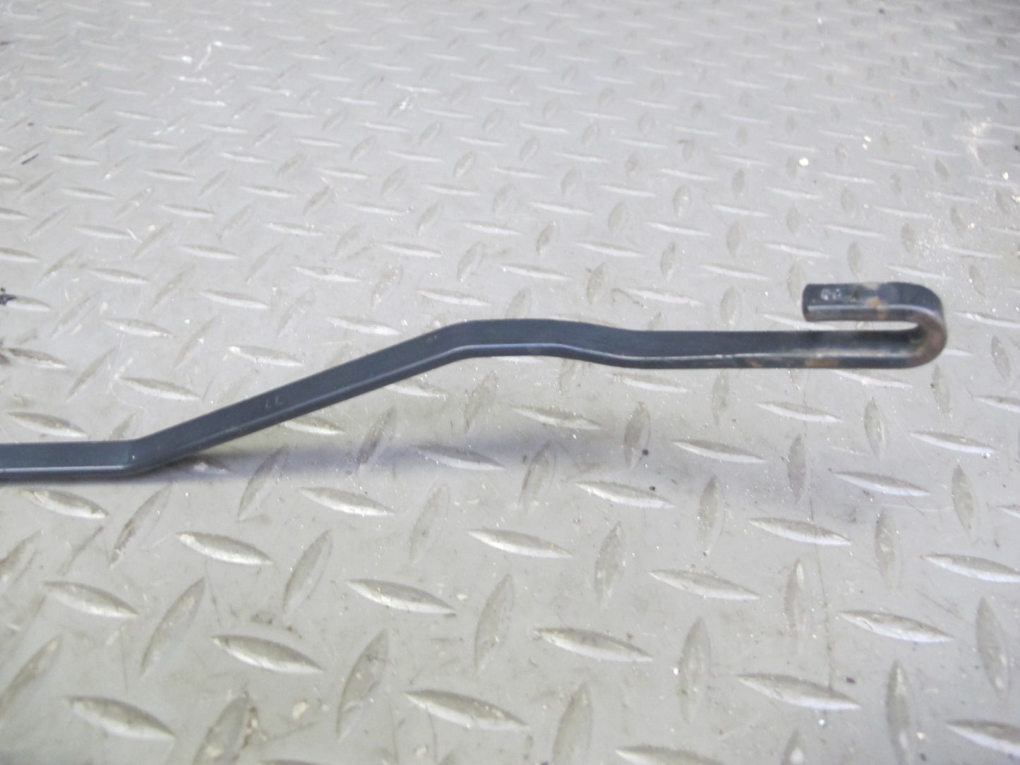 2003-2009 Hummer H2 Front Windshield Left & Right Wiper Arm Set of 2