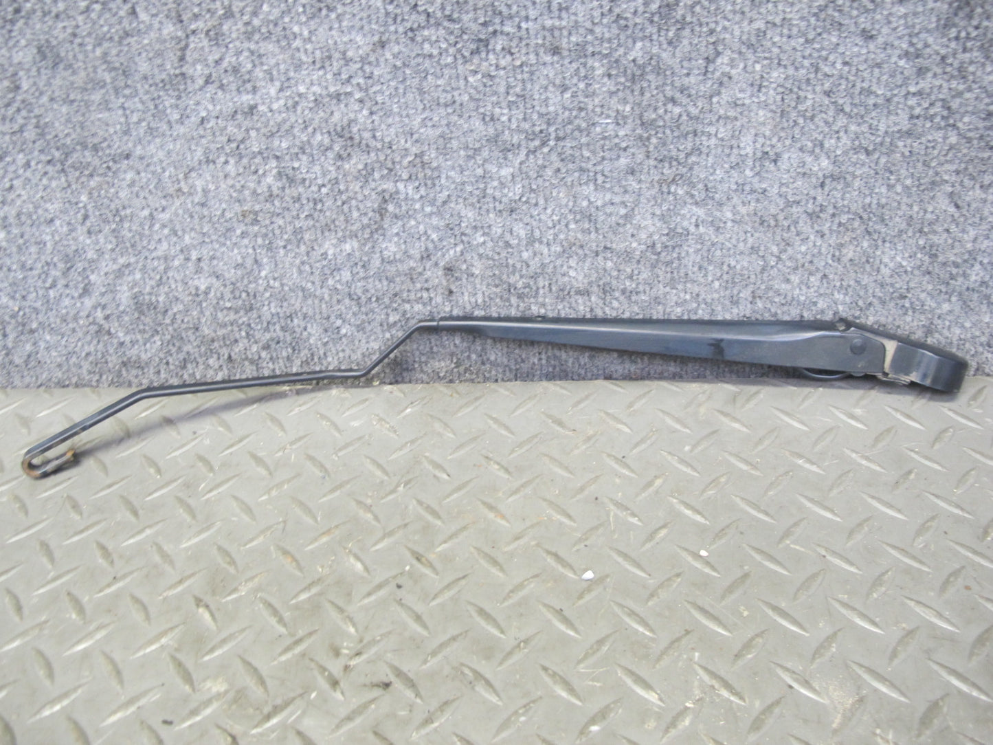 2003-2009 Hummer H2 Front Windshield Left & Right Wiper Arm Set of 2