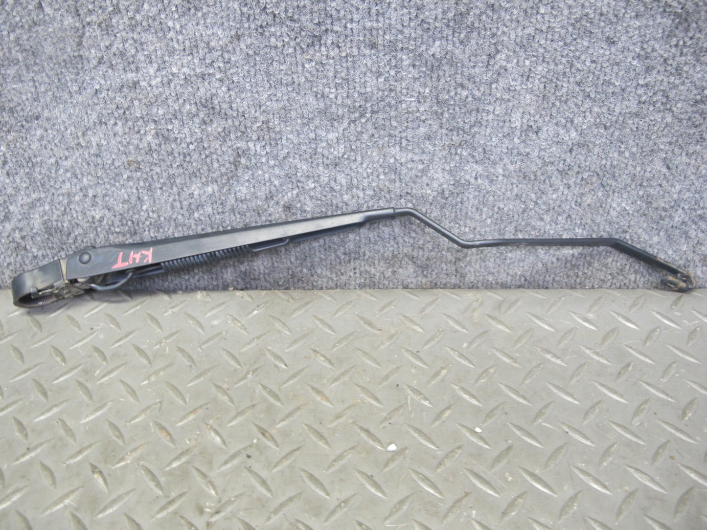 2003-2009 Hummer H2 Front Windshield Left & Right Wiper Arm Set of 2
