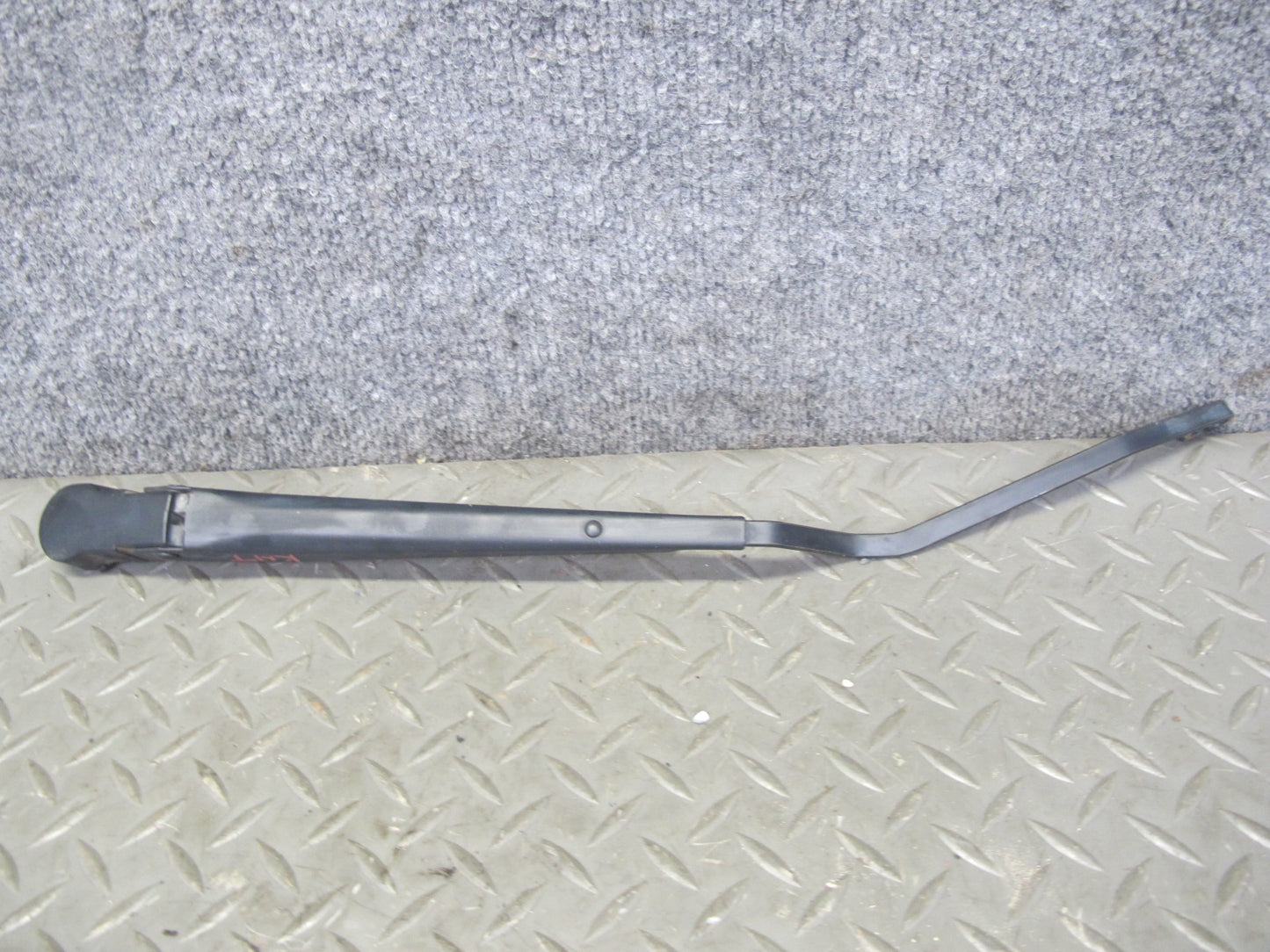 2003-2009 Hummer H2 Front Windshield Left & Right Wiper Arm Set of 2