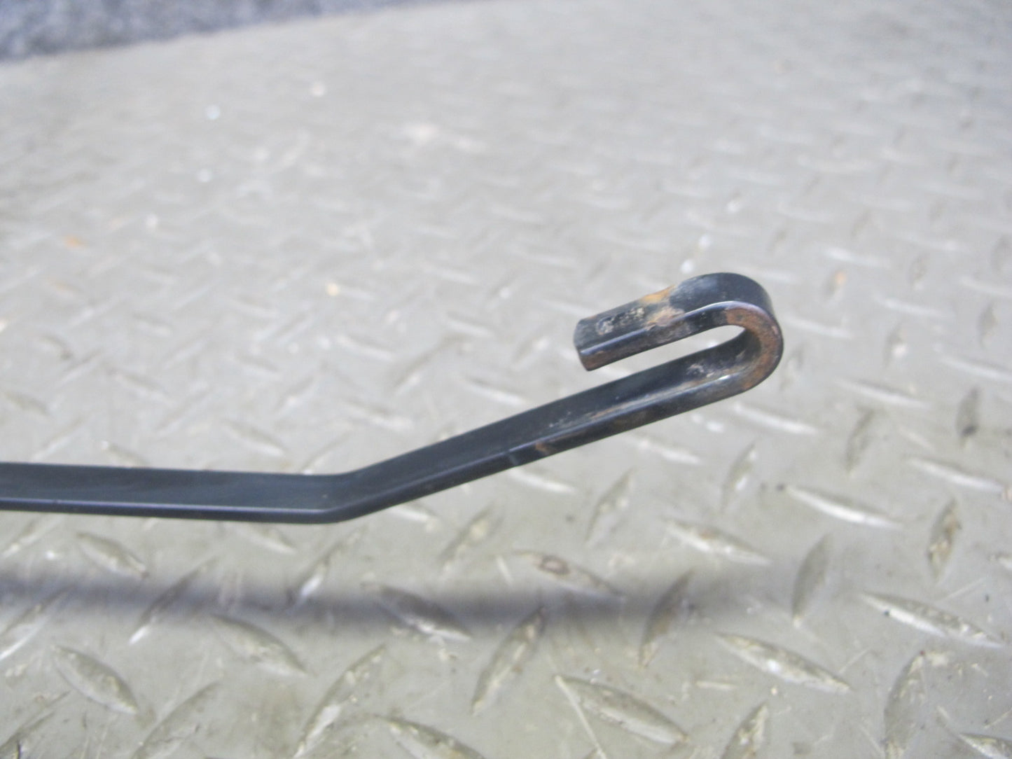 2003-2009 Hummer H2 Front Windshield Left & Right Wiper Arm Set of 2