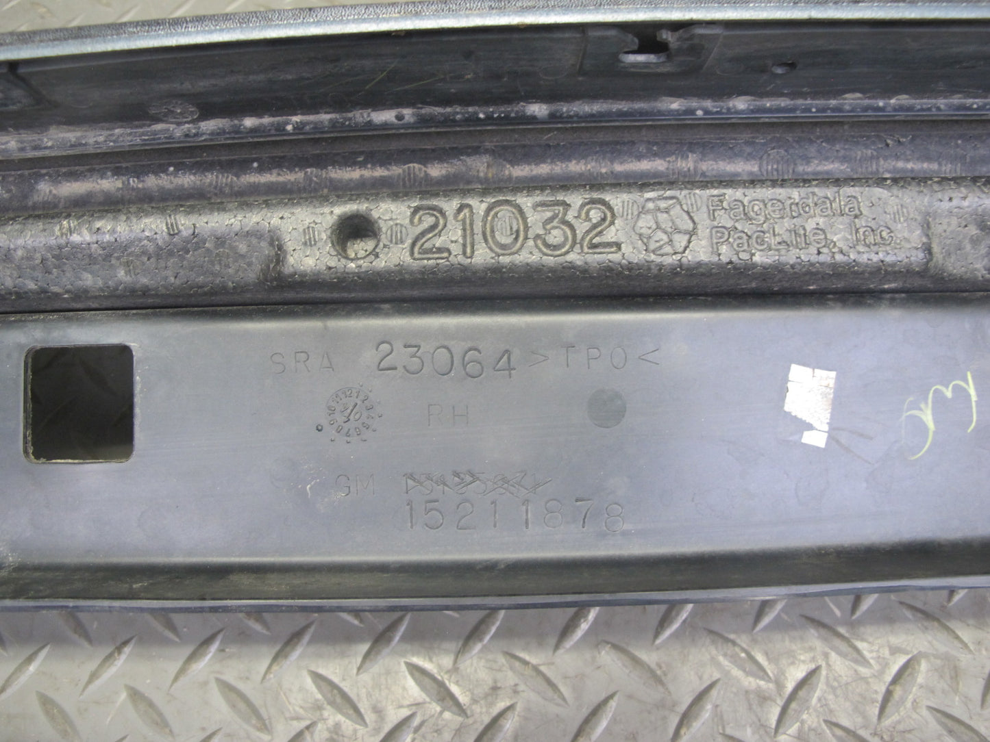 05-09 Hummer H2 SUT Rear Right Left Side Upper BED Quarter Trim Panel Cover Set