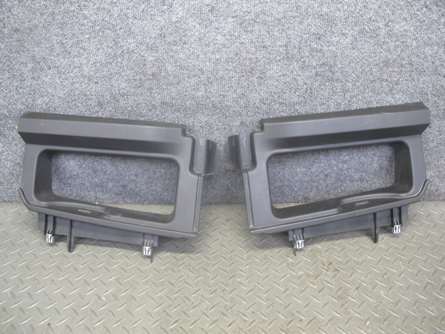 05-09 Hummer H2 SUT Rear Right Left Quarter Glass Window Trim Panel Cover Set