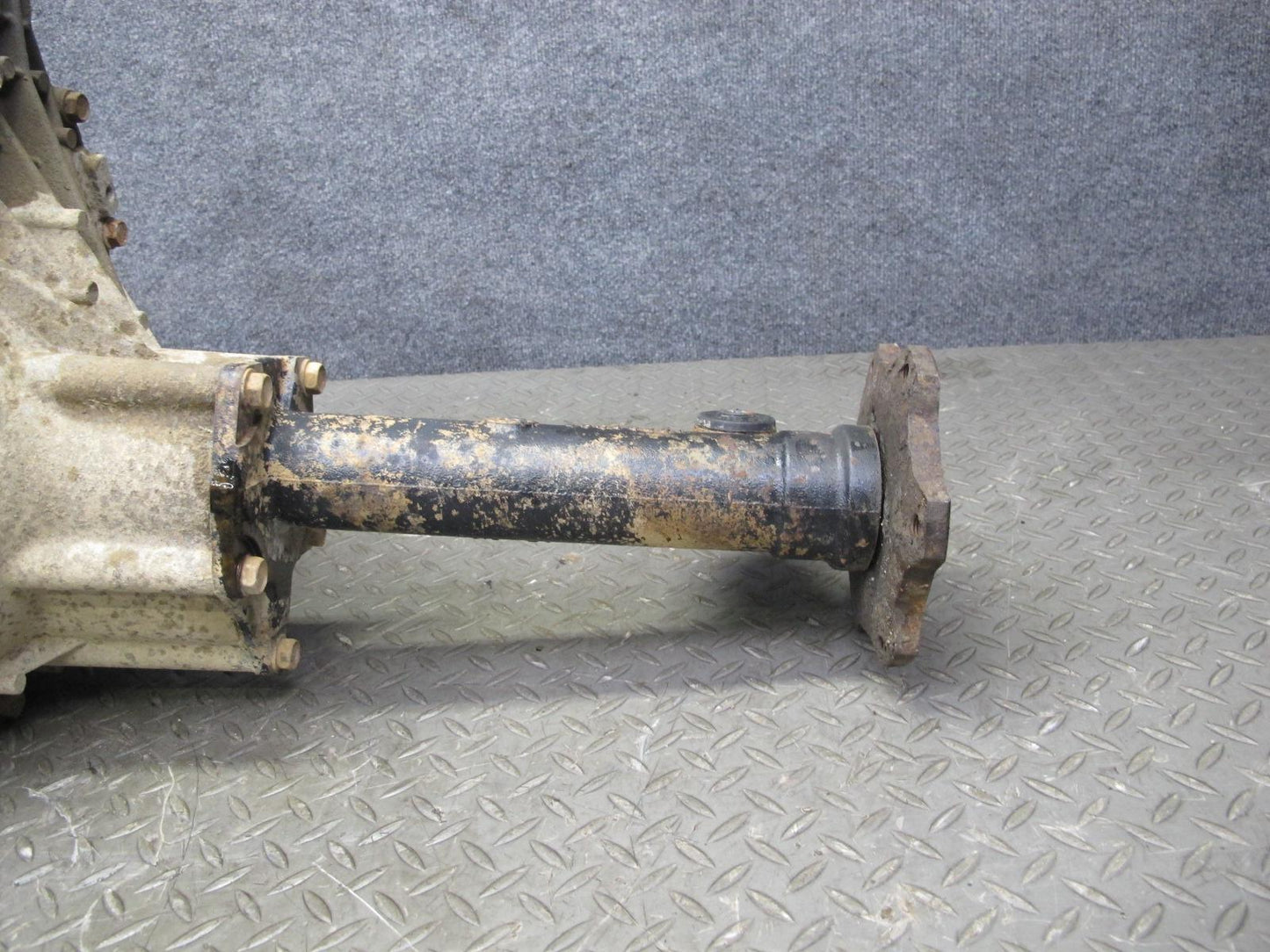 2003-2007 Hummer H2 4WD 4x4 Front Differential Carrier 4.10 Ratio