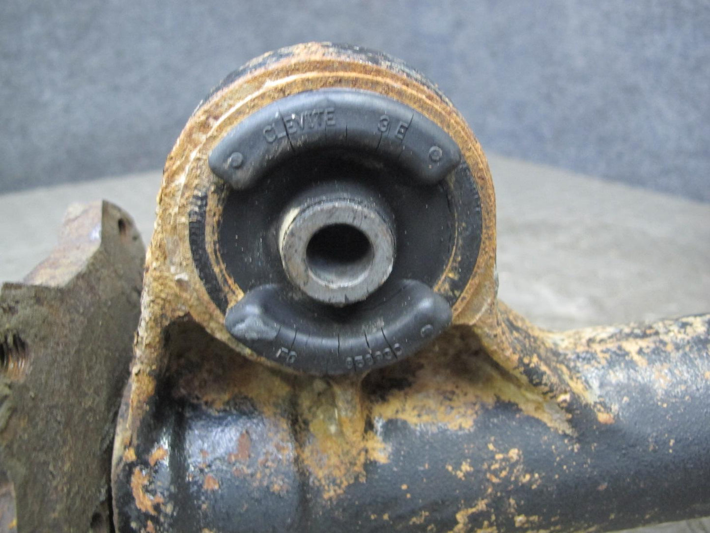 2003-2007 Hummer H2 4WD 4x4 Front Differential Carrier 4.10 Ratio