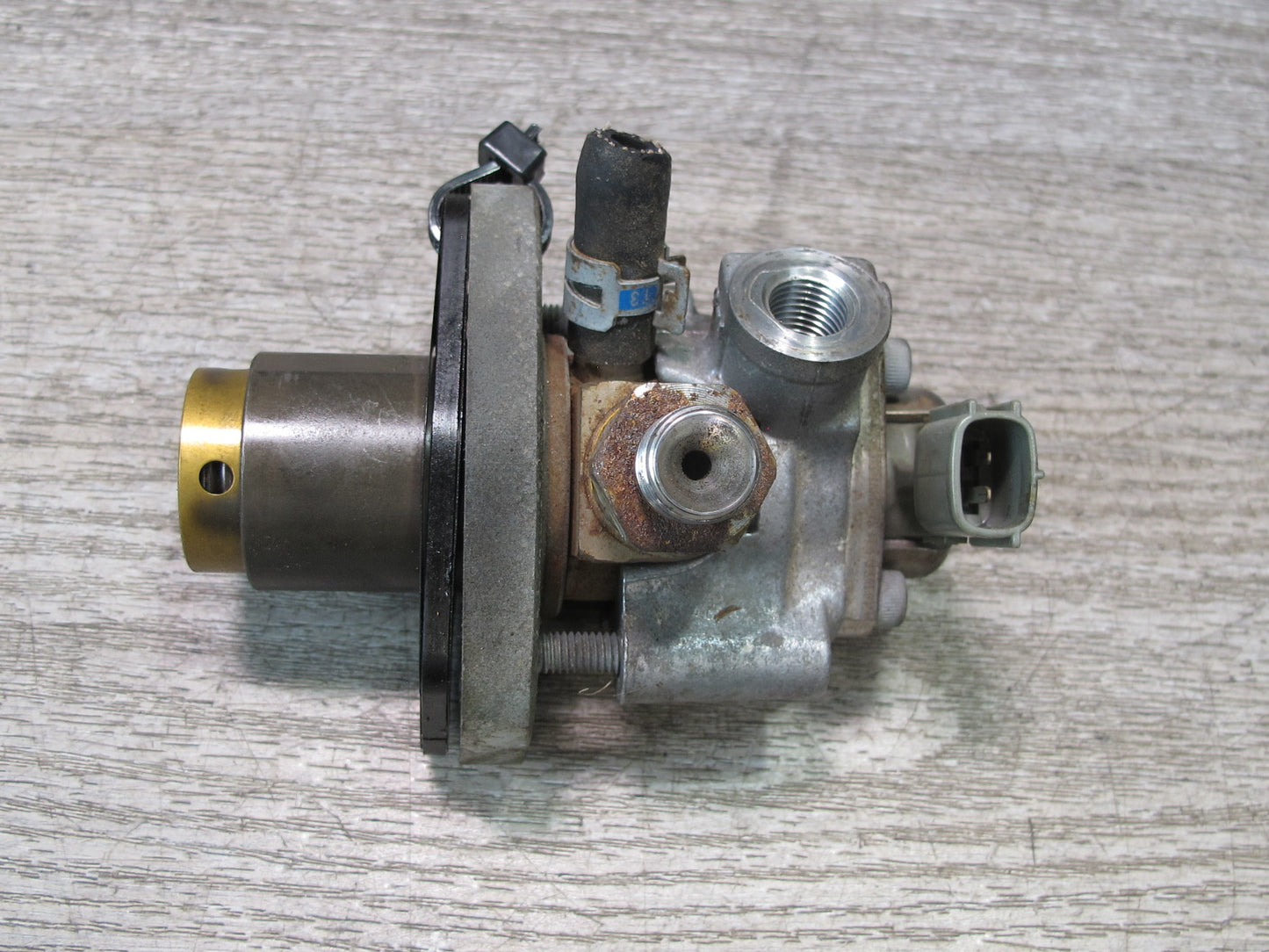 07-17 Lexus UVF46L LS460 LS600h High Pressure Fuel Pump 23100-38100 OEM