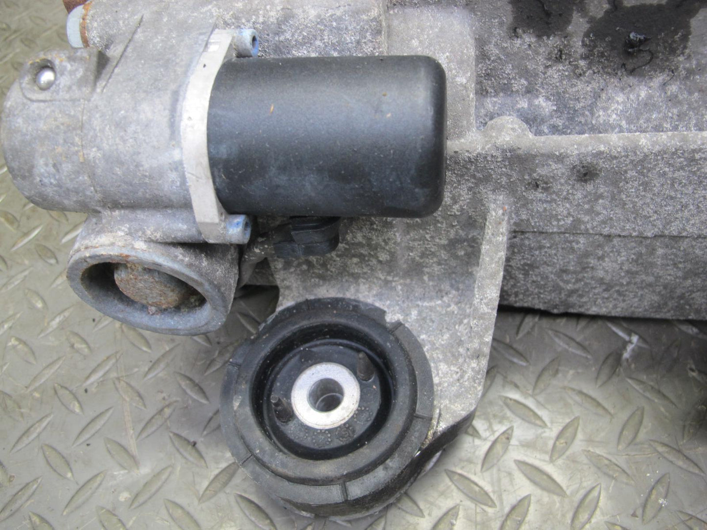 2008 VW Golf R32 MK5 VR6 AWD Haldex Rear Differential Carrier 105K Miles OEM
