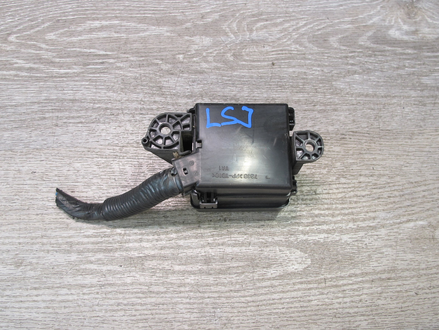08-16 Lexus UVF46 LS600h Engine Compartment Fuse Relay Box Module OEM