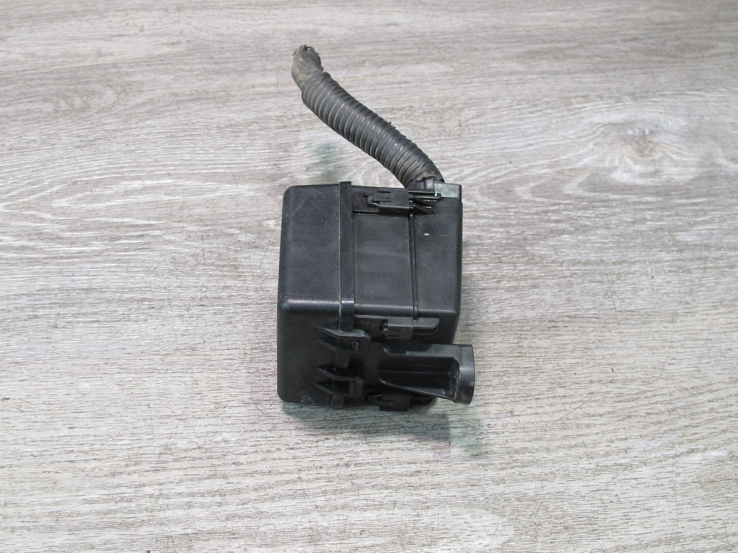 08-16 Lexus UVF46 LS600h Engine Compartment Fuse Relay Box Module OEM