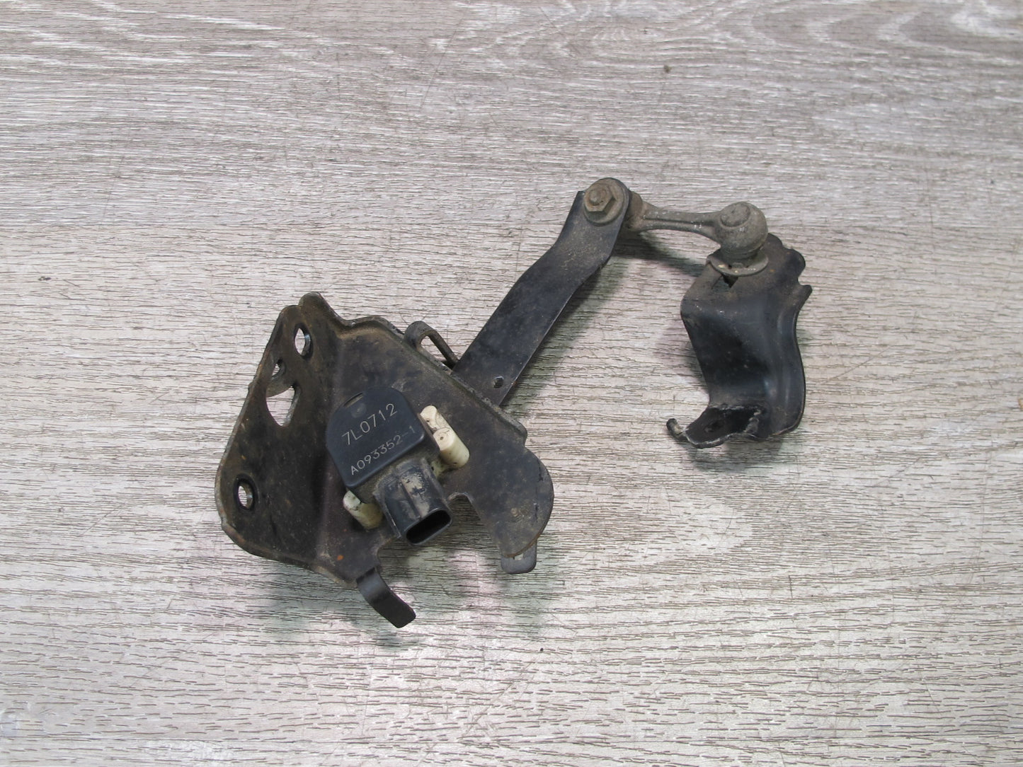 08-16 Lexus LS600h LS460 Rear Left & Right Suspension Height Level Sensor OEM