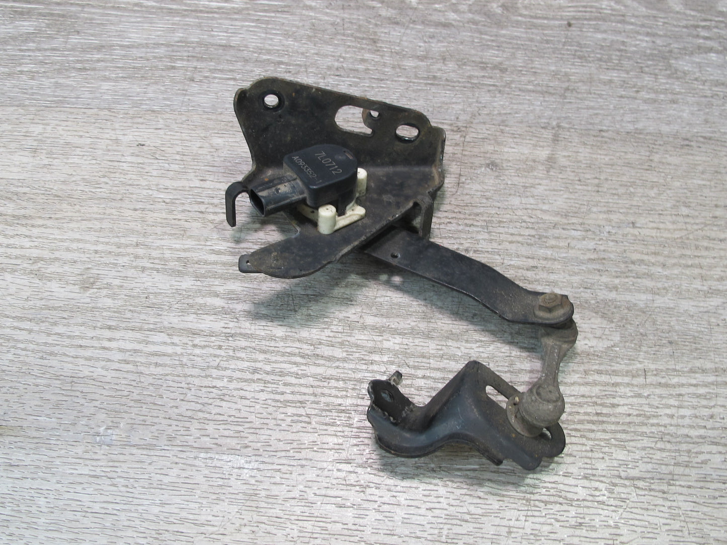 08-16 Lexus LS600h LS460 Rear Left & Right Suspension Height Level Sensor OEM