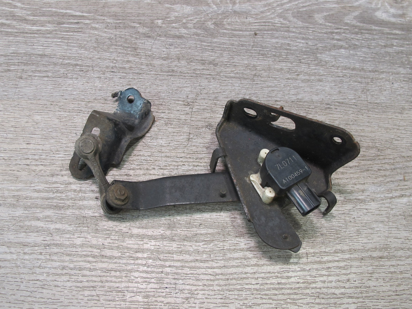08-16 Lexus LS600h LS460 Rear Left & Right Suspension Height Level Sensor OEM