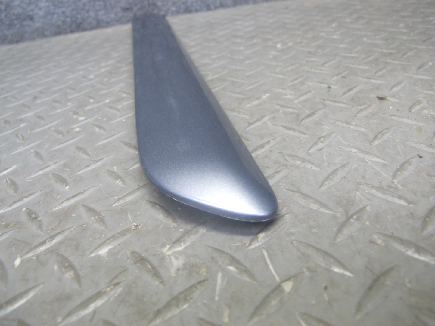 06-09 VW R32 GTI Rabbit 2-DR Set of 4 Door & Quarter Molding Strip Gray OEM