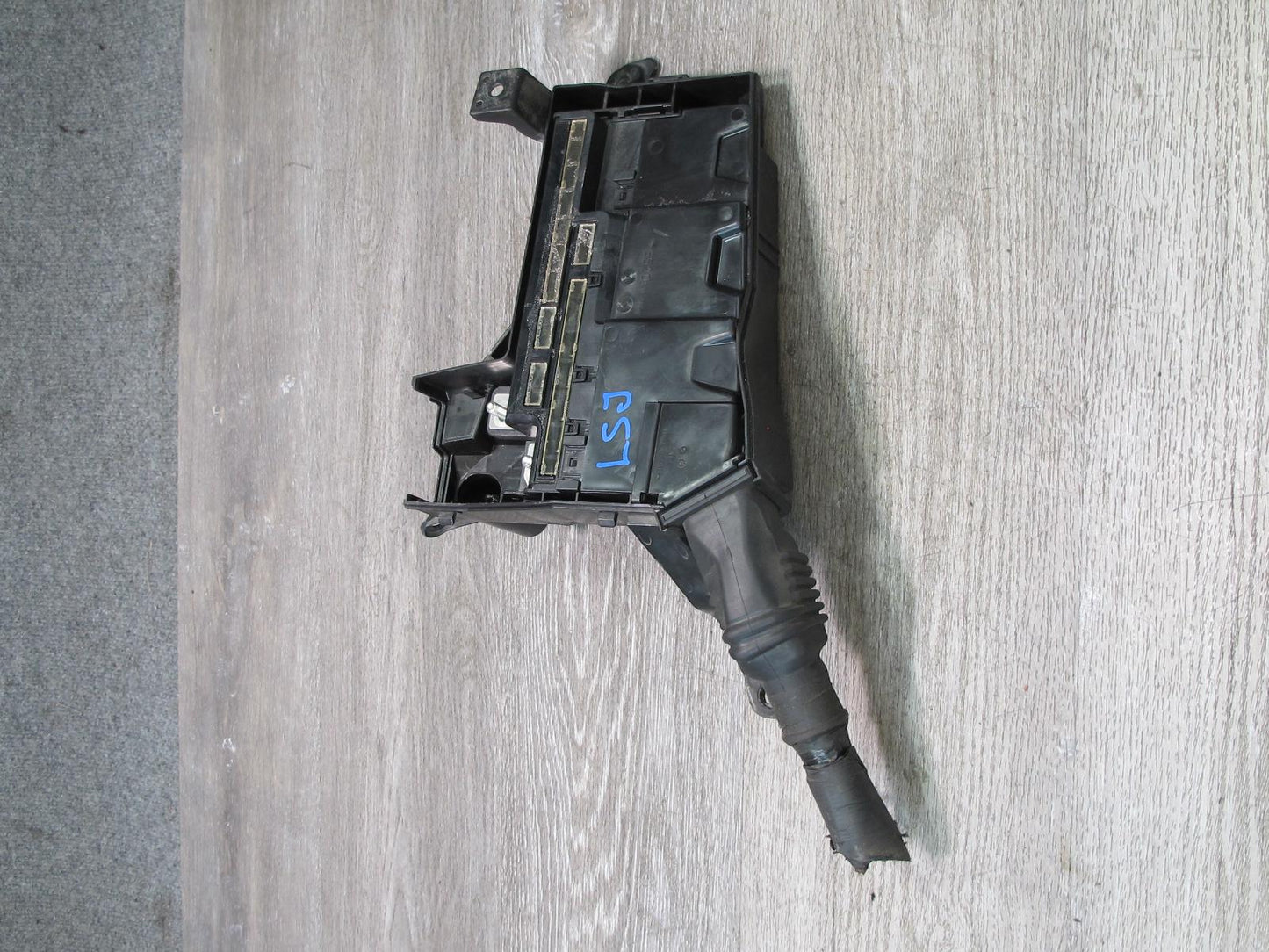 08-12 Lexus UVF46 LS600h Hybrid Engine Power Distribution Fuse Relay Box OEM