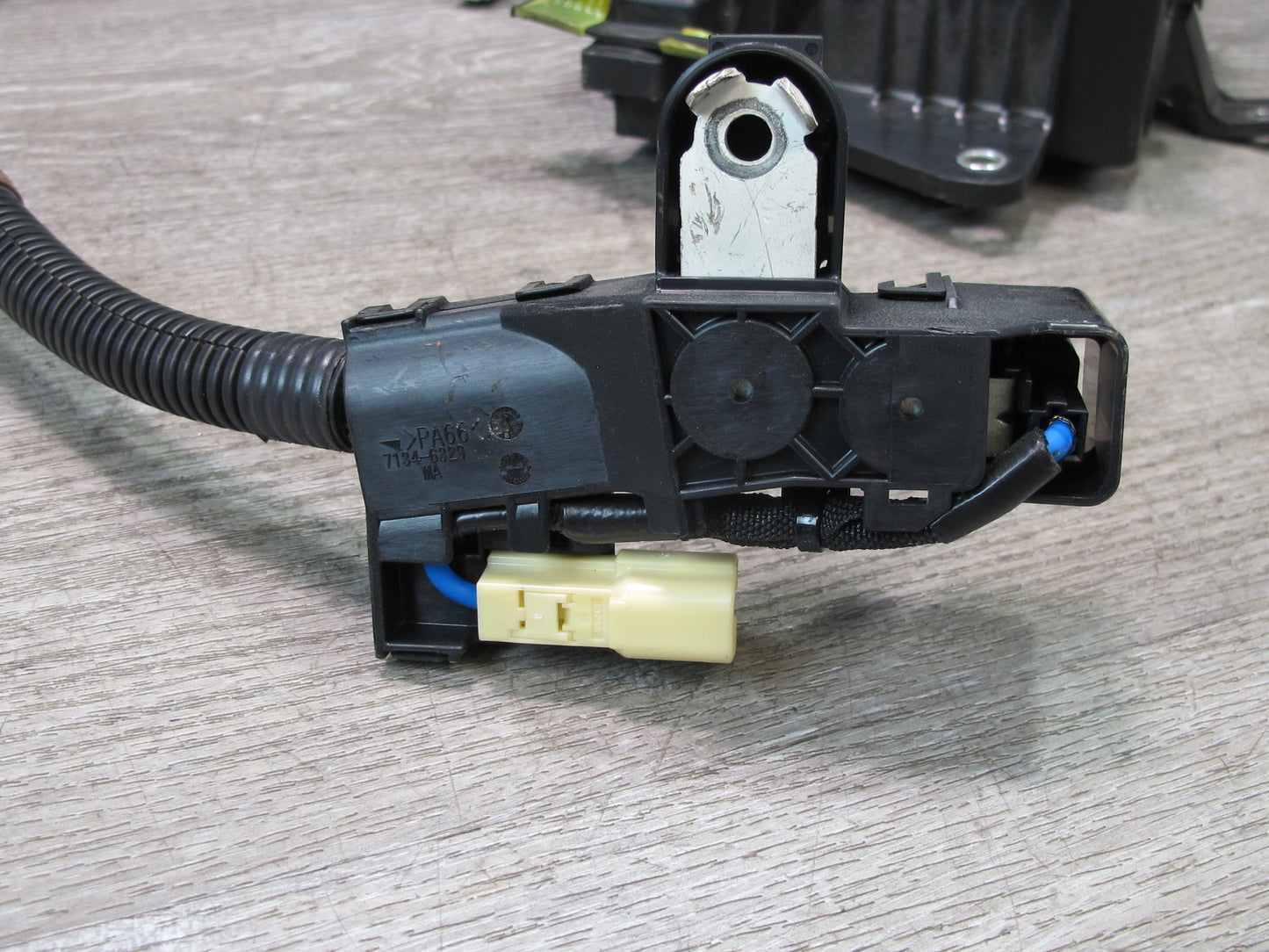 08-09 Lexus UVF46 LS600h Hybrid Rear Fuse Junction Box Battery Cable OEM