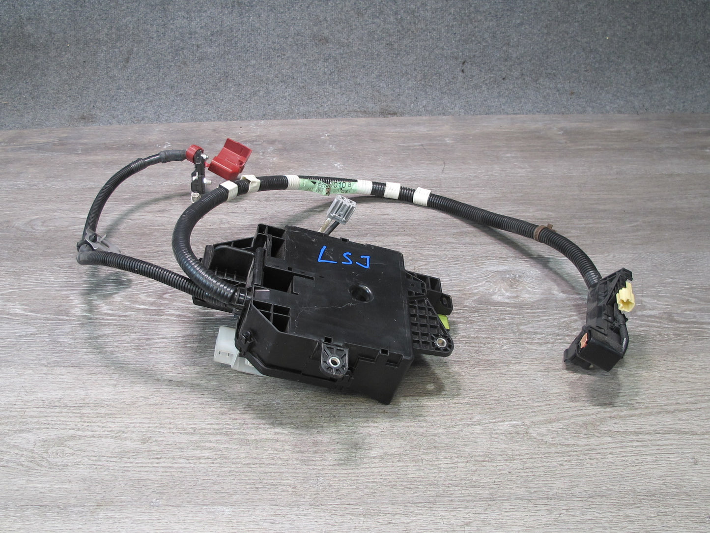 08-09 Lexus UVF46 LS600h Hybrid Rear Fuse Junction Box Battery Cable OEM