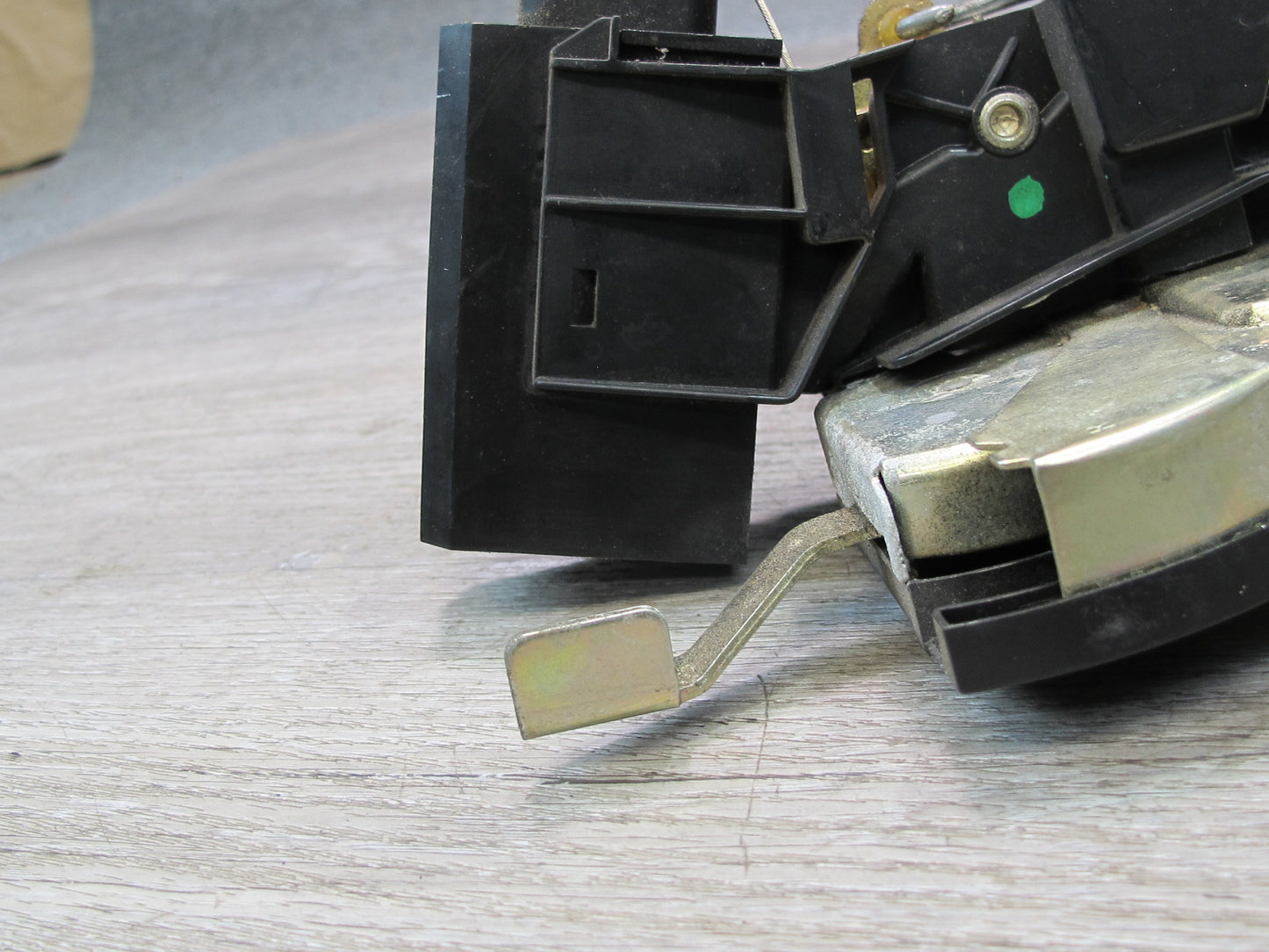 92-95 BMW E34 5-SERIES Front Right Passenger Door Lock Latch Actuator OEM