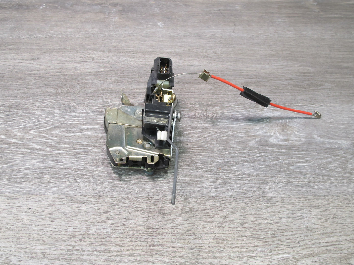 92-95 BMW E34 5-SERIES Front Right Passenger Door Lock Latch Actuator OEM