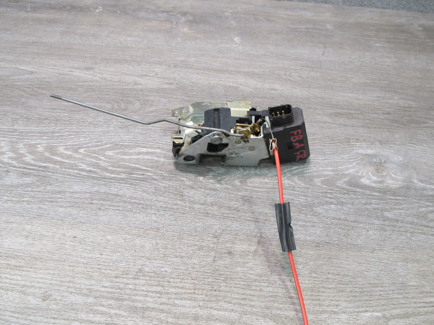 92-95 BMW E34 5-SERIES Front Right Passenger Door Lock Latch Actuator OEM