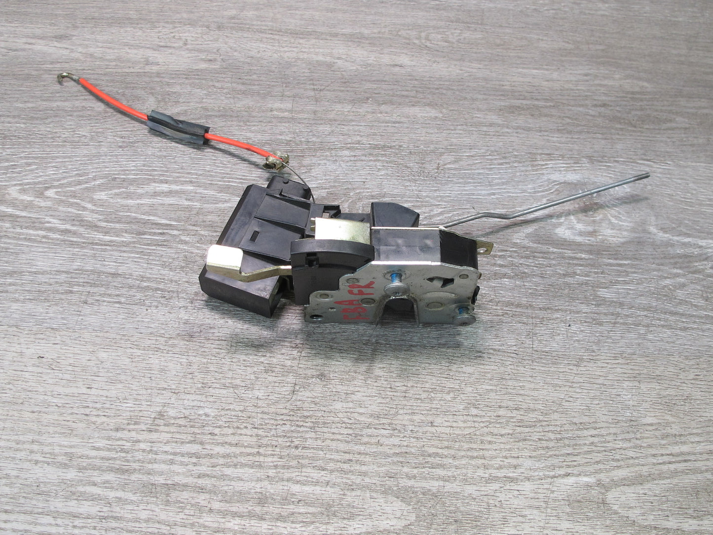 92-95 BMW E34 5-SERIES Front Right Passenger Door Lock Latch Actuator OEM