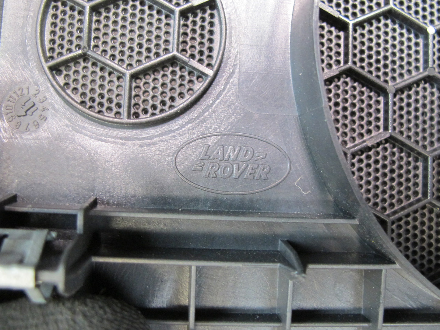 2012-2019 Range Rover Evoque L538 Dash Instrument Panel Speaker Grille Cover