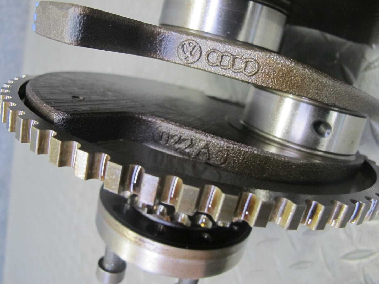2008 VW Golf R32 VR6 Cbra 3.2L Engine Crankshaft w Bearings & Pulley 105K OEM