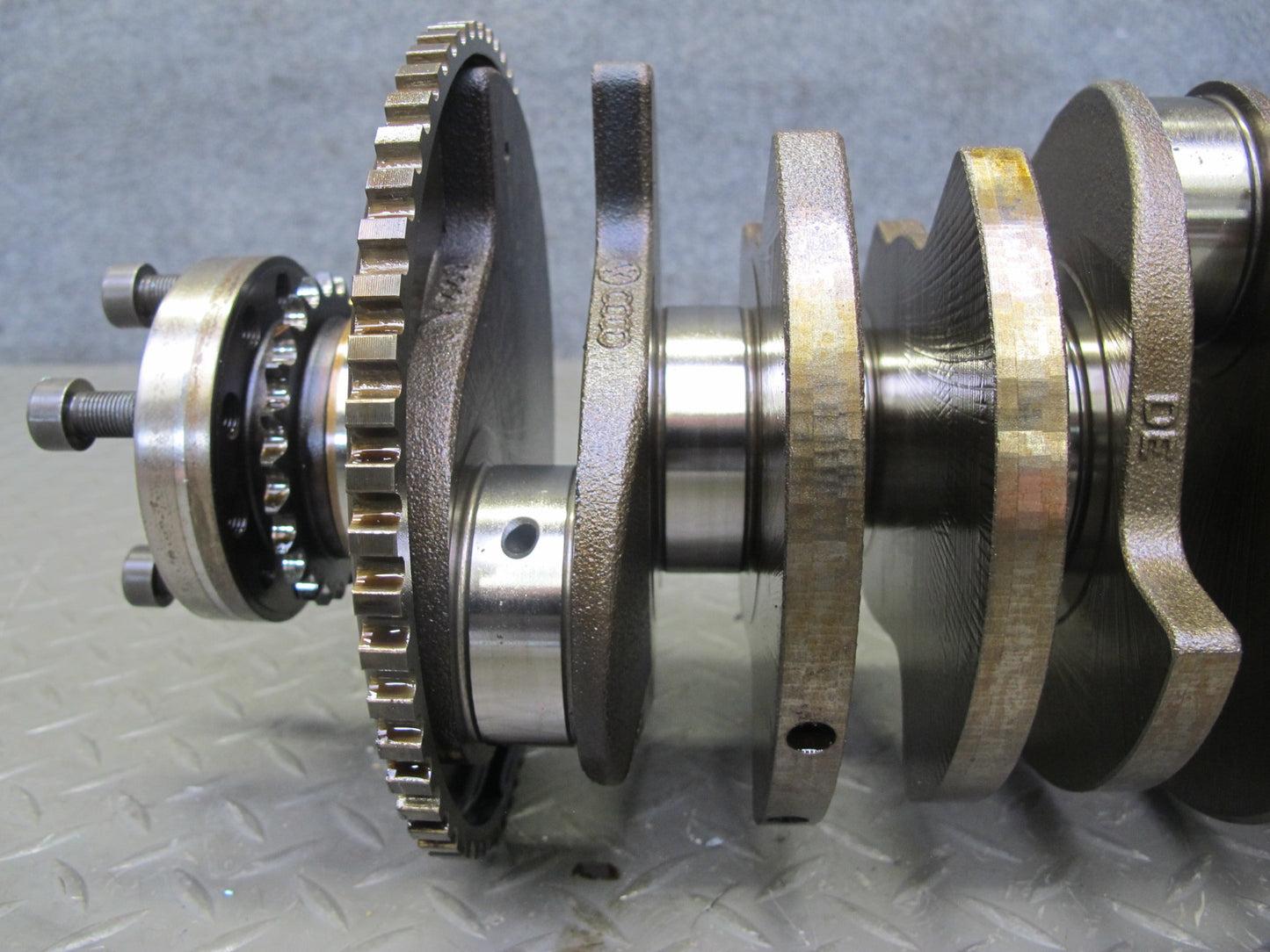 2008 VW Golf R32 VR6 Cbra 3.2L Engine Crankshaft w Bearings & Pulley 105K OEM