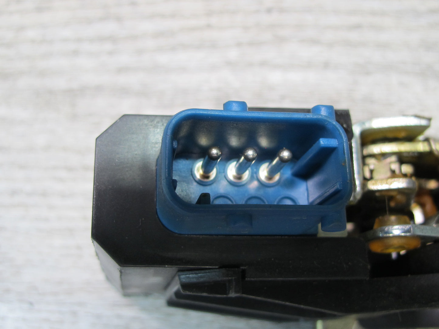 92-95 BMW E34 5-SERIES Rear Right Door Lock Latch Actuator OEM