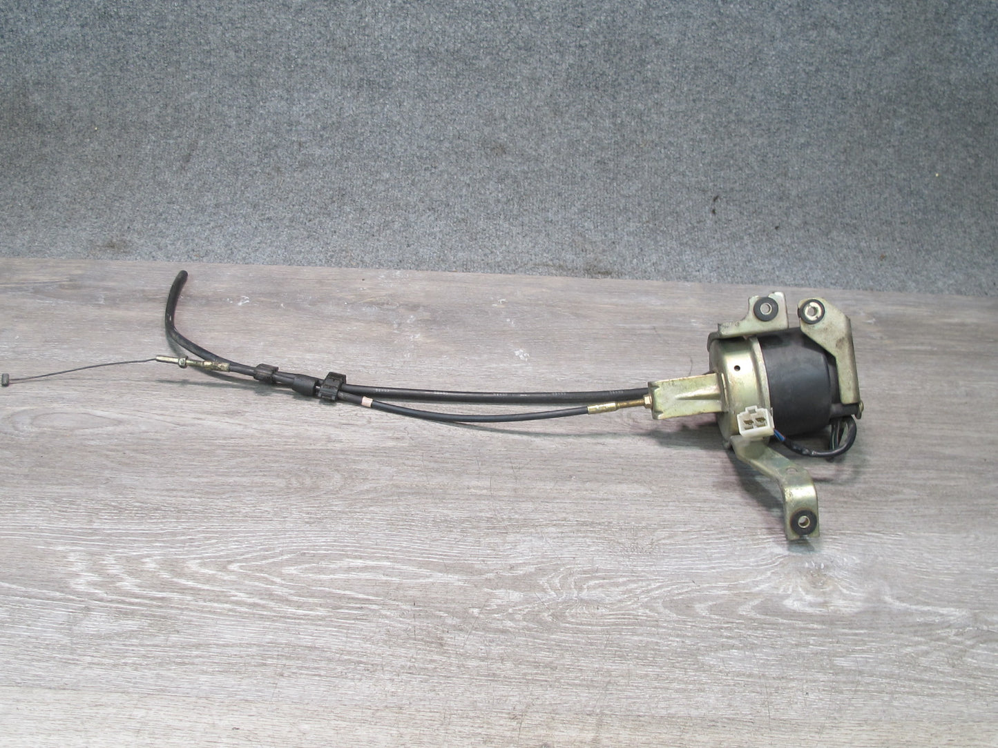 1988 Mazda FC3S RX7 Cruise Control Servo Actuator X4T15176 OEM