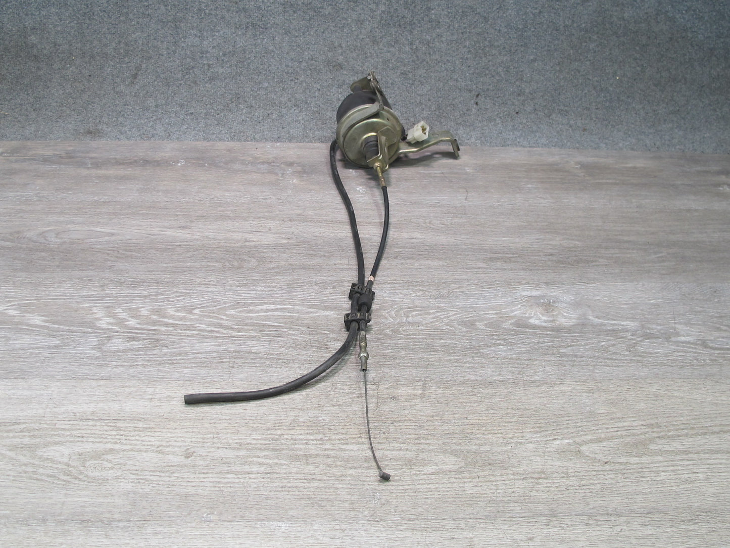 1988 Mazda FC3S RX7 Cruise Control Servo Actuator X4T15176 OEM