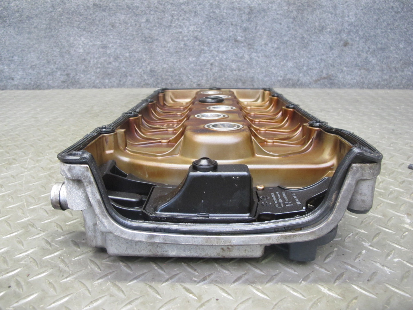 07-08 VW EOS Golf R32 MK5 VR6 3.2L Cbra Engine Valve Cover OEM
