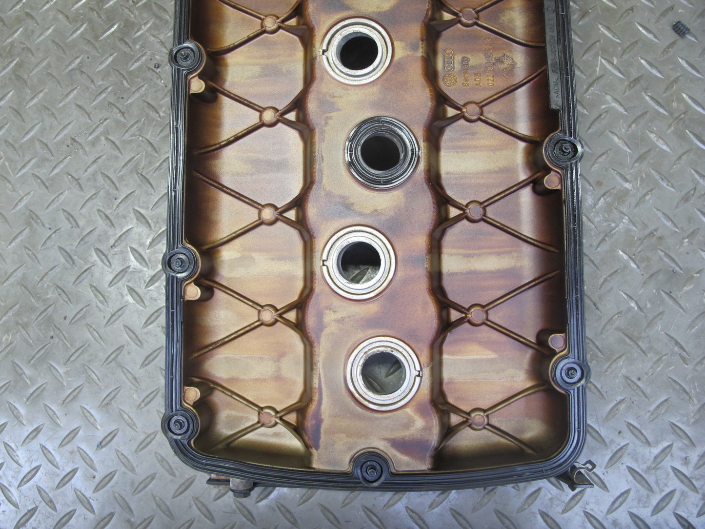 07-08 VW EOS Golf R32 MK5 VR6 3.2L Cbra Engine Valve Cover OEM
