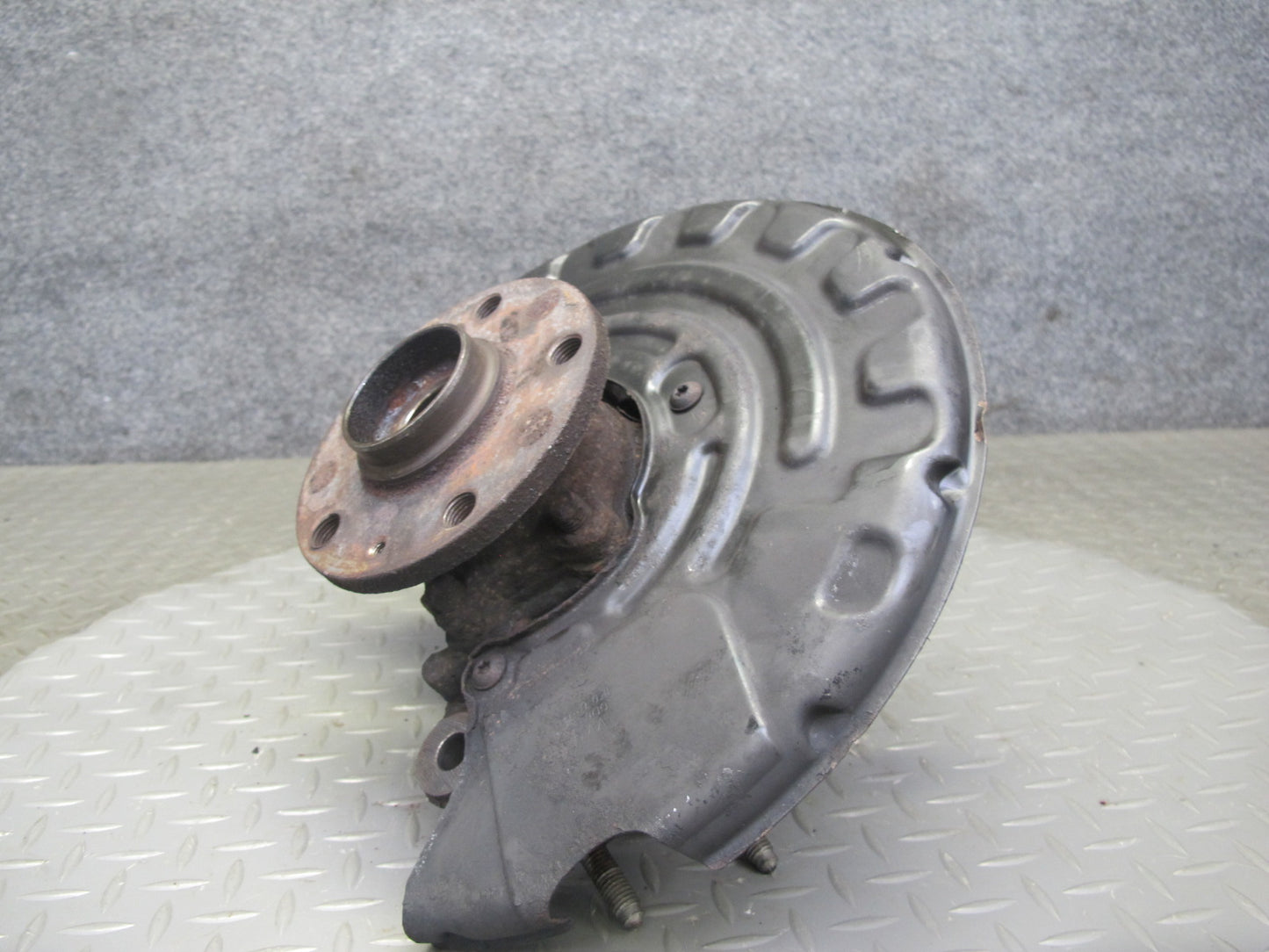 2008 VW R32 VR6 AWD Front Left Spindle Knuckle Wheel Hub Bearing 105K Miles OEM