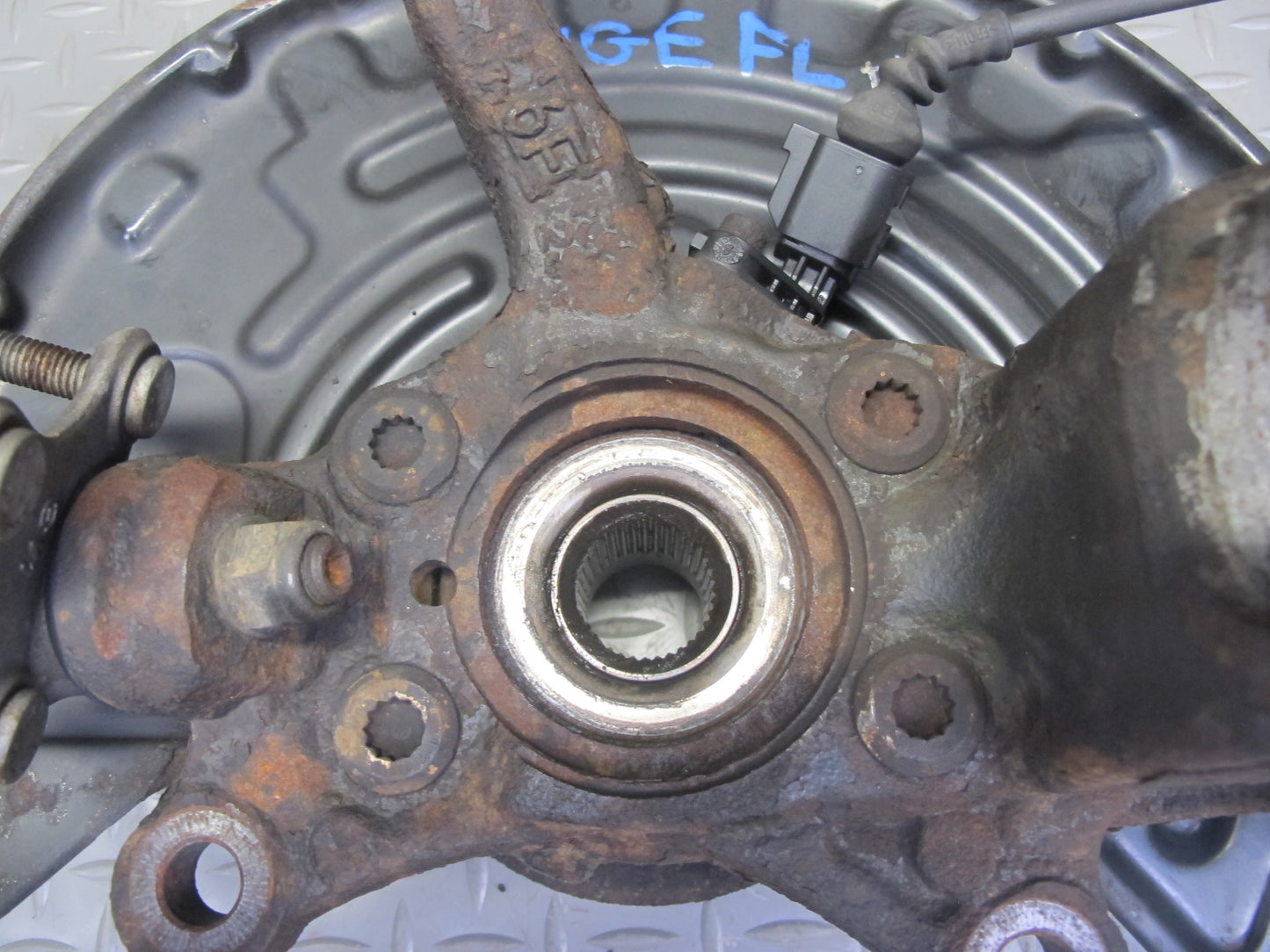2008 VW R32 VR6 AWD Front Left Spindle Knuckle Wheel Hub Bearing 105K Miles OEM