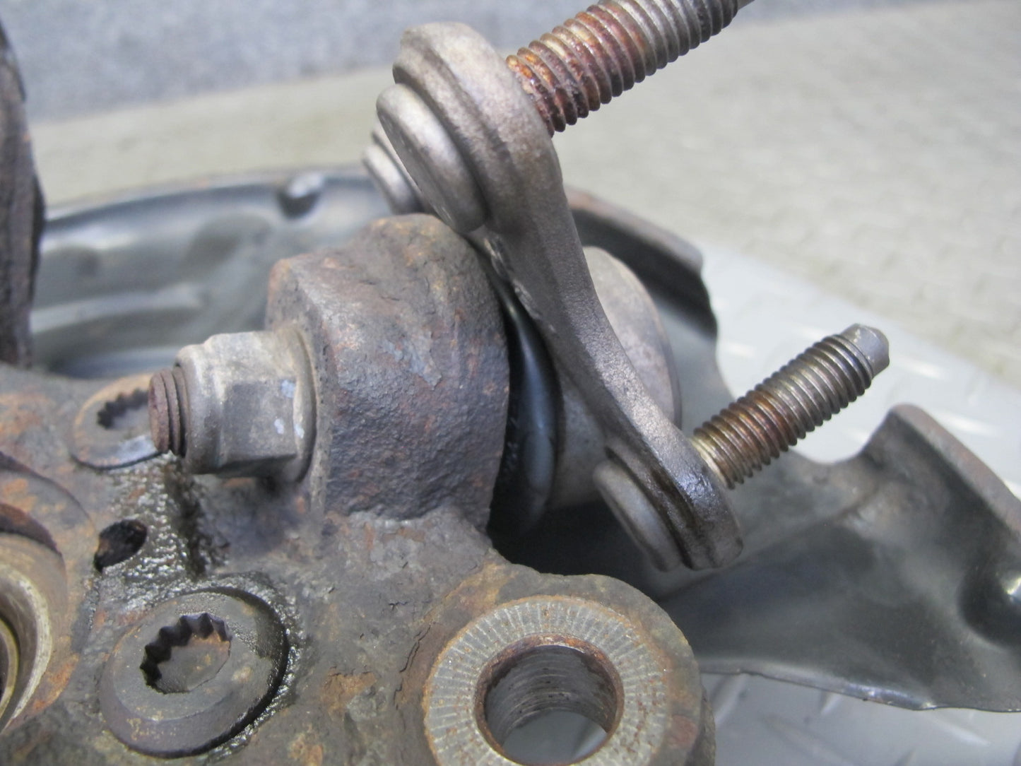 2008 VW R32 VR6 AWD Front Right Spindle Knuckle Wheel Hub Bearing 105K Miles OEM