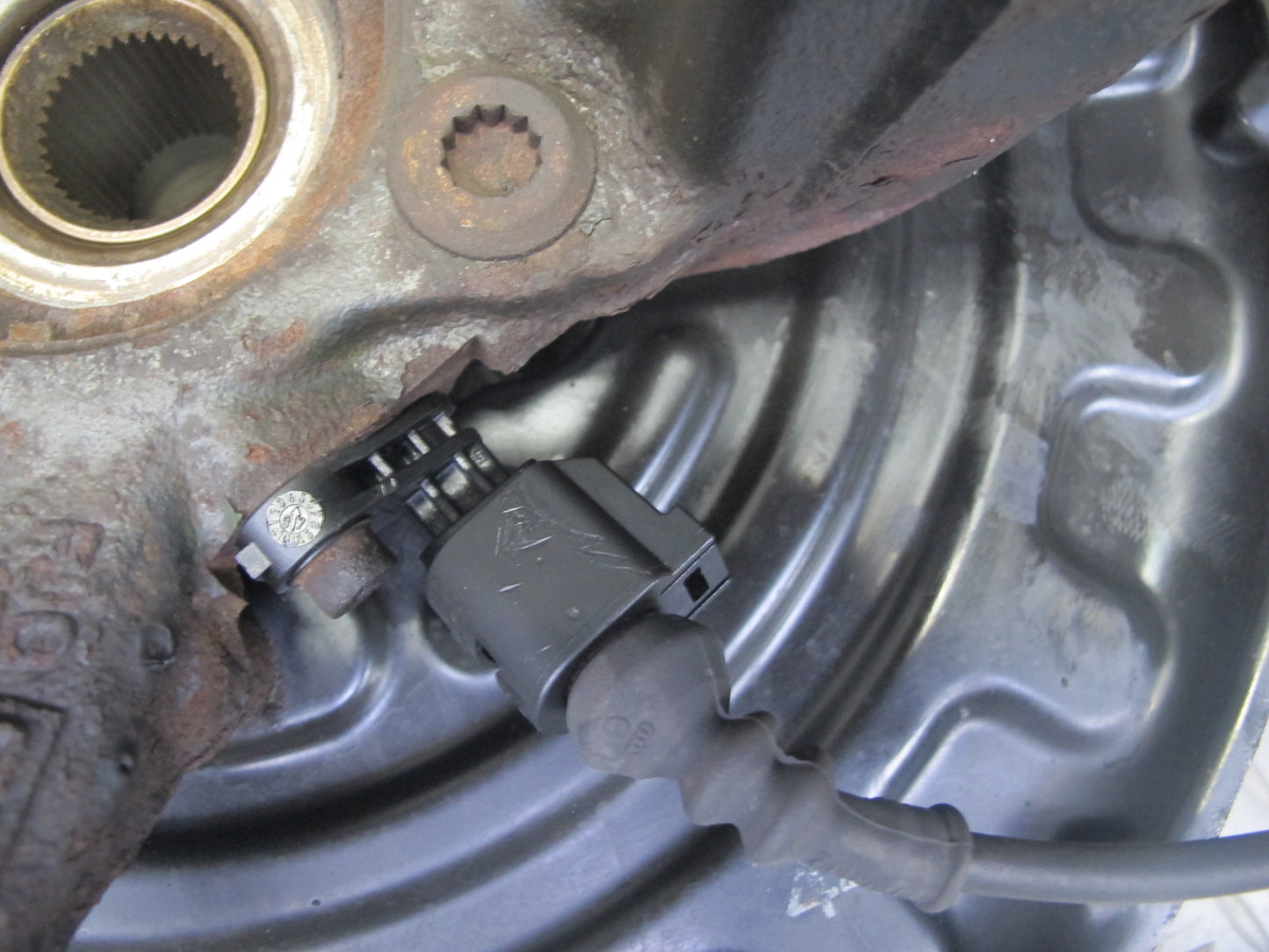 2008 VW R32 VR6 AWD Front Right Spindle Knuckle Wheel Hub Bearing 105K Miles OEM