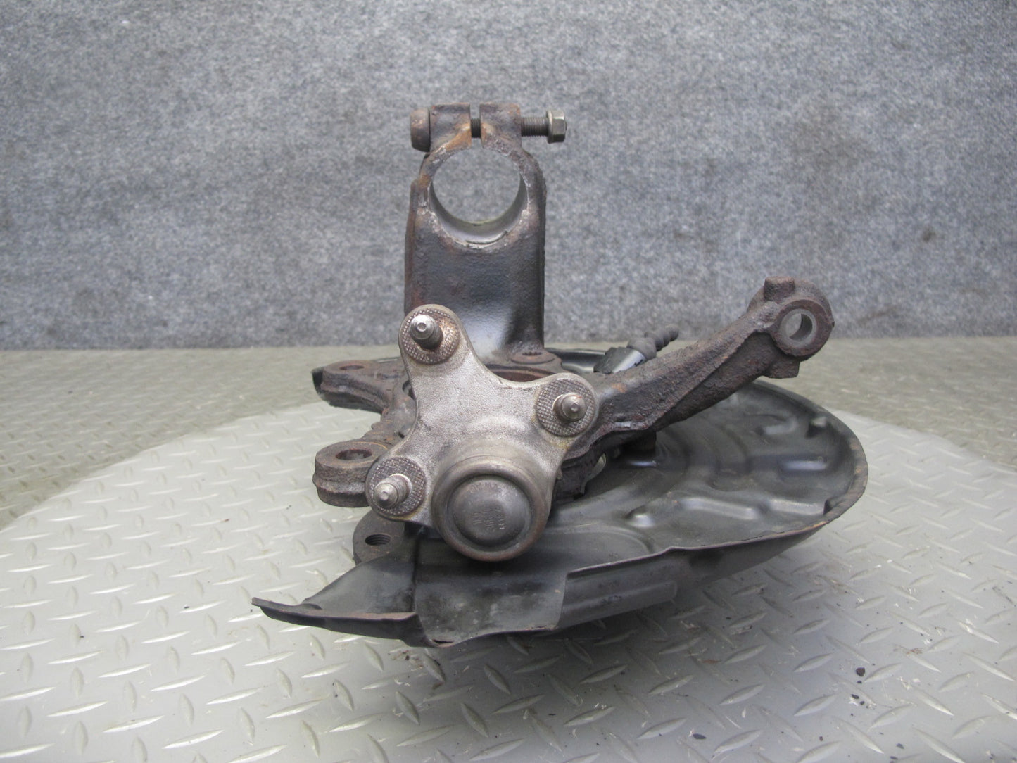 2008 VW R32 VR6 AWD Front Right Spindle Knuckle Wheel Hub Bearing 105K Miles OEM