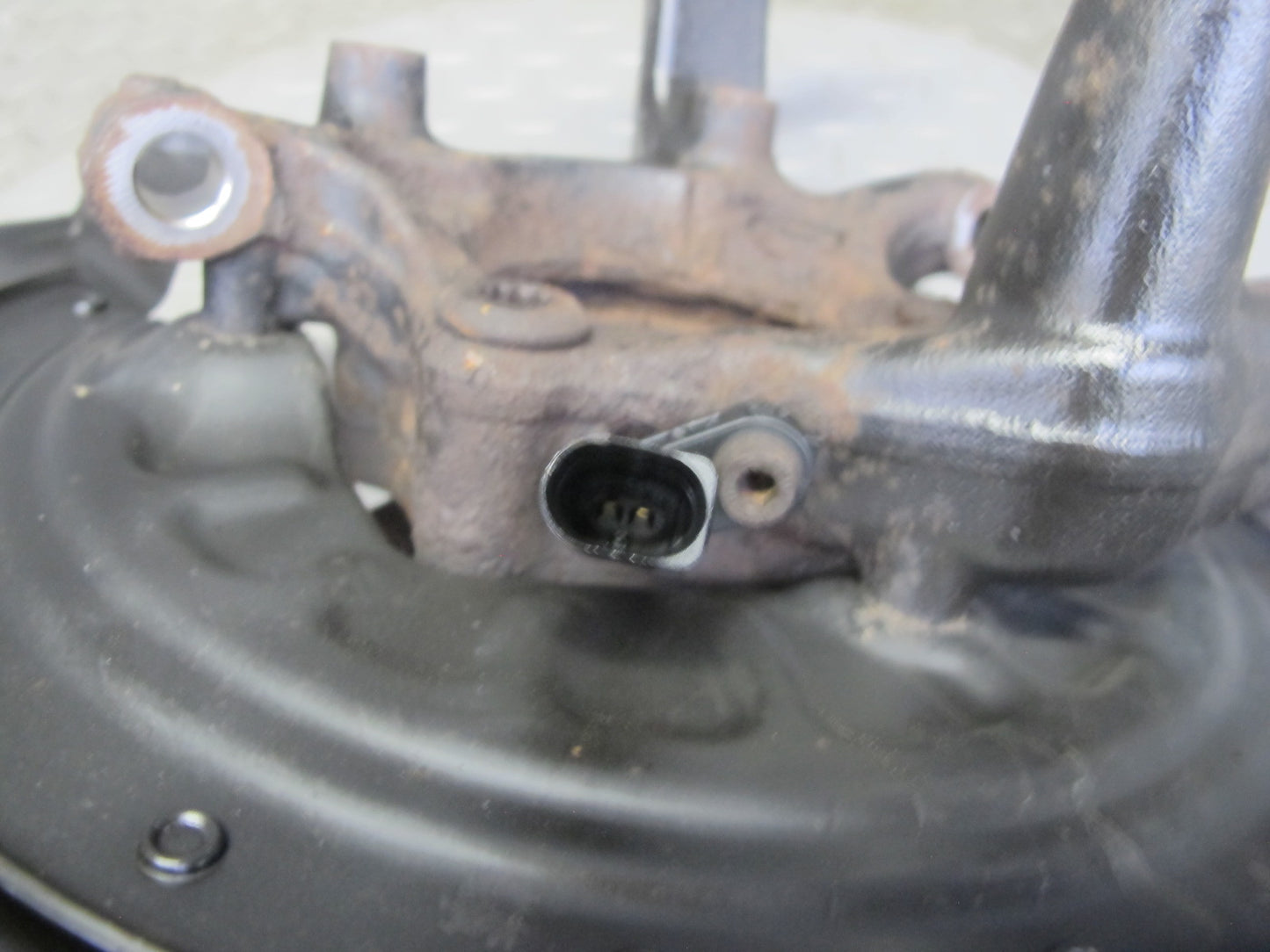2008 VW Golf R32 VR6 AWD Rear Left Spindle Knuckle Wheel Hub Bearing OEM