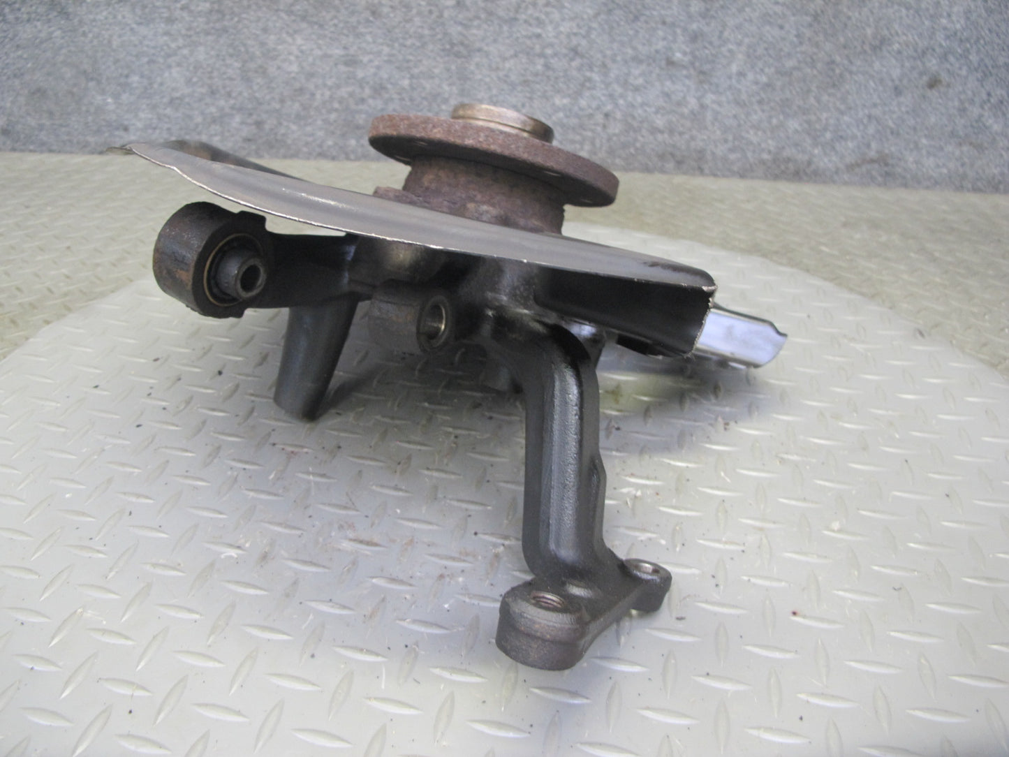 2008 VW Golf R32 VR6 AWD Rear Right Spindle Knuckle Wheel Hub Bearing OEM