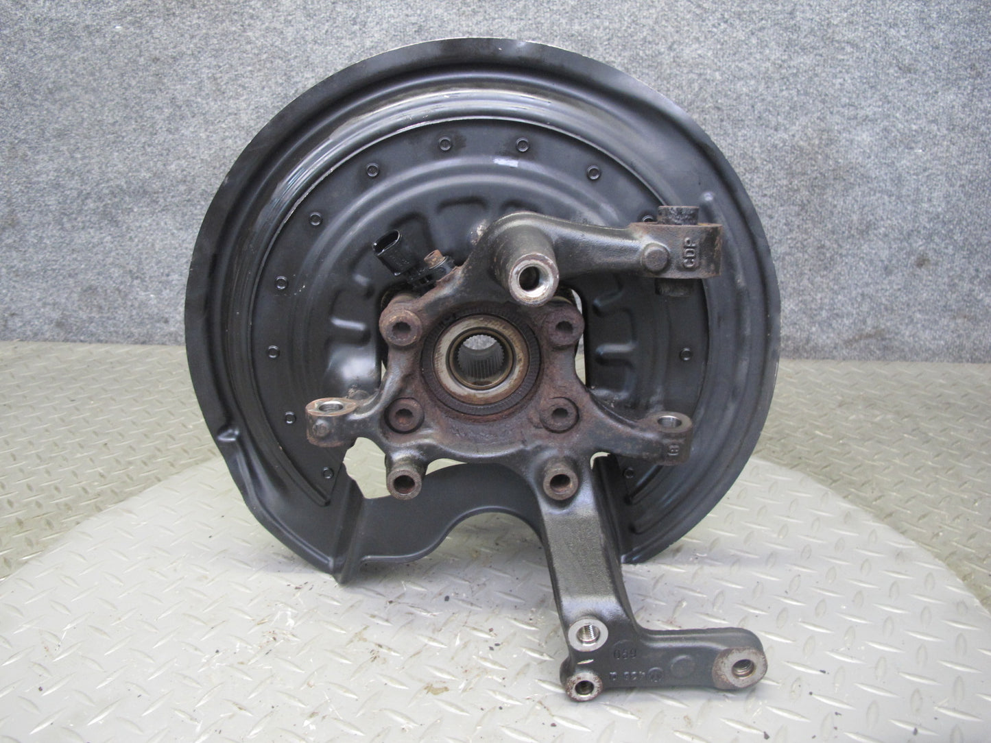 2008 VW Golf R32 VR6 AWD Rear Right Spindle Knuckle Wheel Hub Bearing OEM