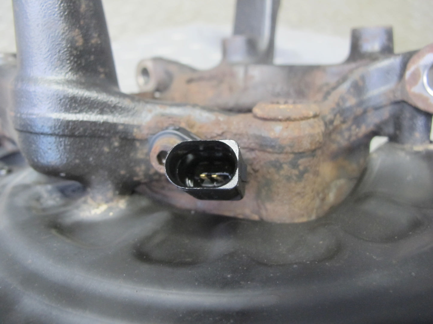 2008 VW Golf R32 VR6 AWD Rear Right Spindle Knuckle Wheel Hub Bearing OEM
