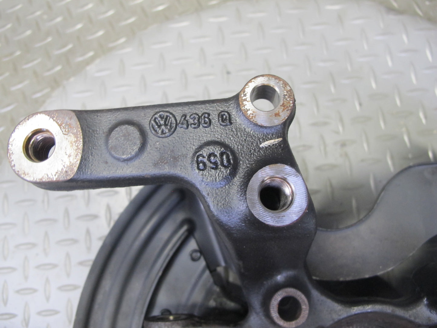 2008 VW Golf R32 VR6 AWD Rear Right Spindle Knuckle Wheel Hub Bearing OEM