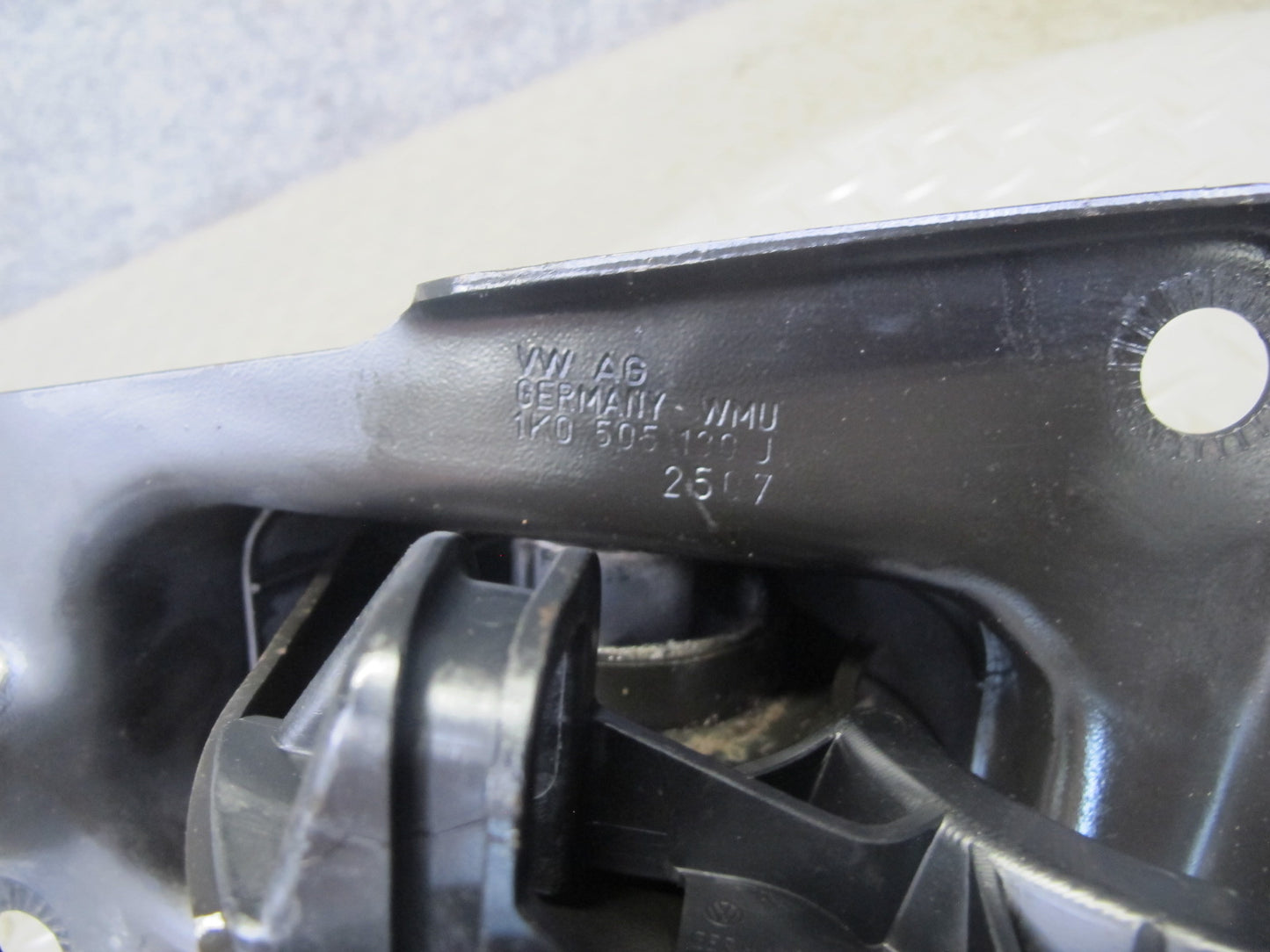 06-14 VW Golf R32 GTI R Rabbit Jetta Rear Right Suspension Trailing Arm OEM