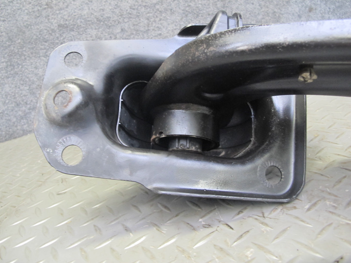 06-14 VW Golf R32 GTI R Rabbit Jetta Rear Right Suspension Trailing Arm OEM