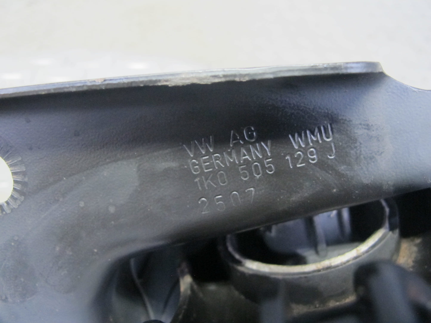 06-14 VW Golf R32 GTI R Rabbit Jetta Rear Left Suspension Trailing Arm OEM