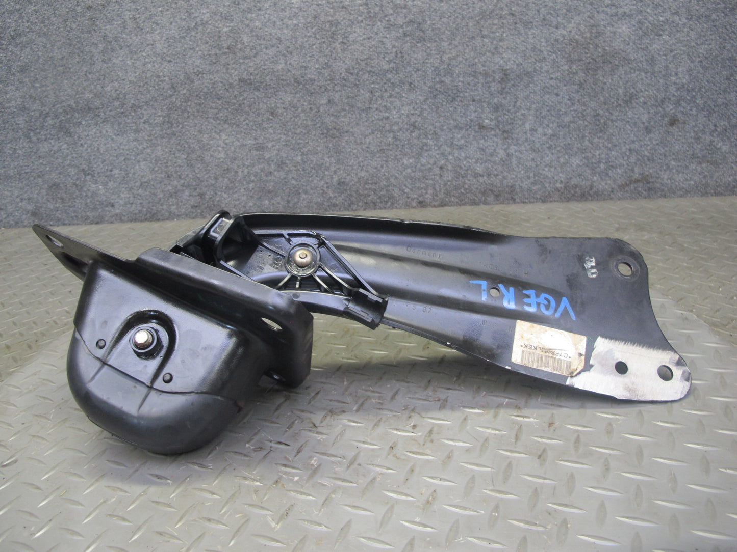 06-14 VW Golf R32 GTI R Rabbit Jetta Rear Left Suspension Trailing Arm OEM